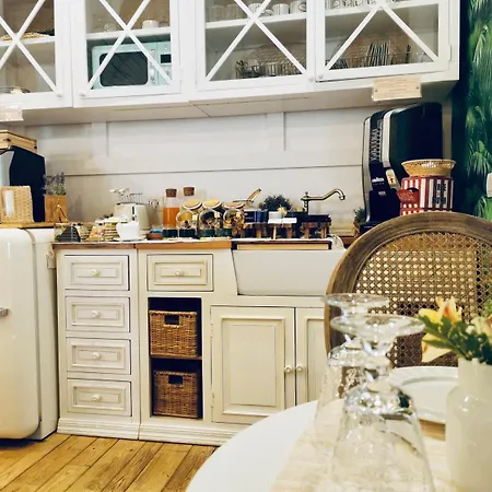 Konukevi Epoca Cosenza